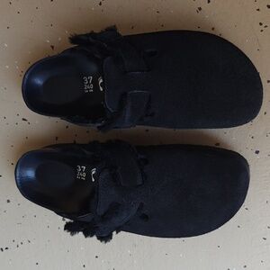Birkenstock Boston shearling black suede platform